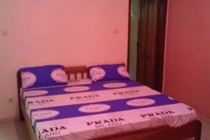 Room 11 of 28
