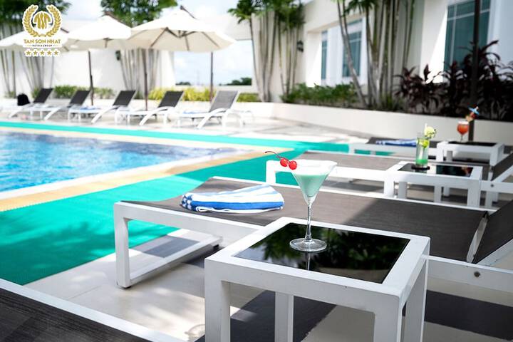 Hotel Pool