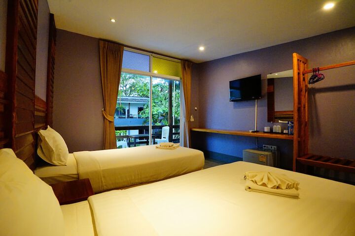 Room 25 of 93