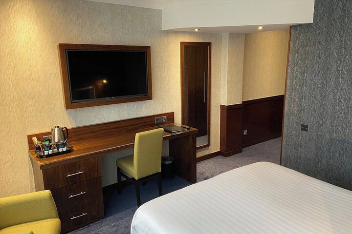 Room 45 of 102
