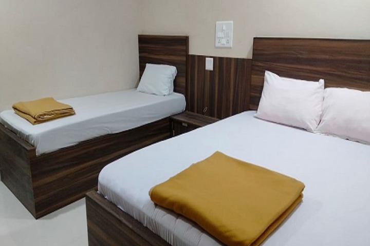 Room 17 of 27