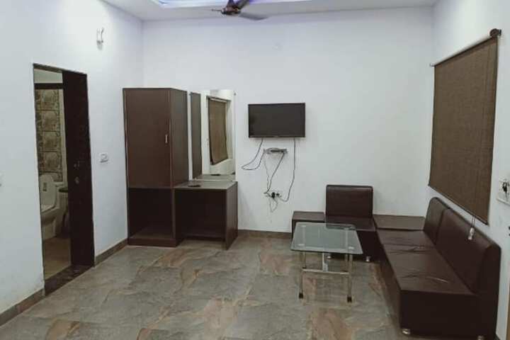 Room 3 of 6