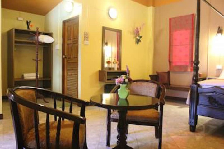 Room 14 of 33