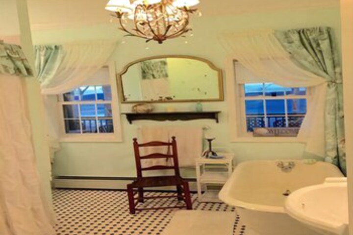 Room 2 of 59