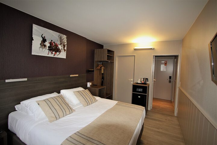 Room 5 of 56
