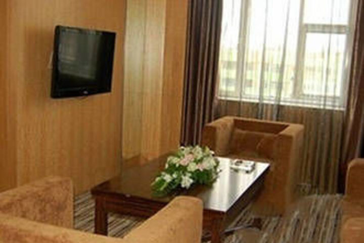 Room 16 of 44