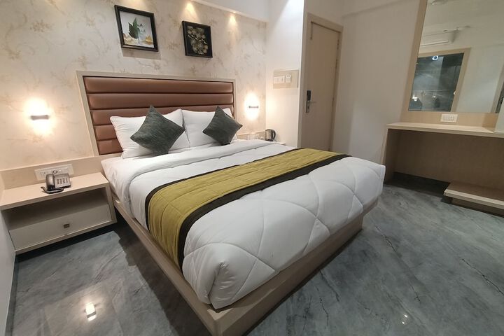 Room 28 of 64