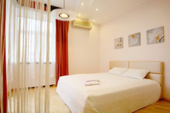 Room 33 of 203