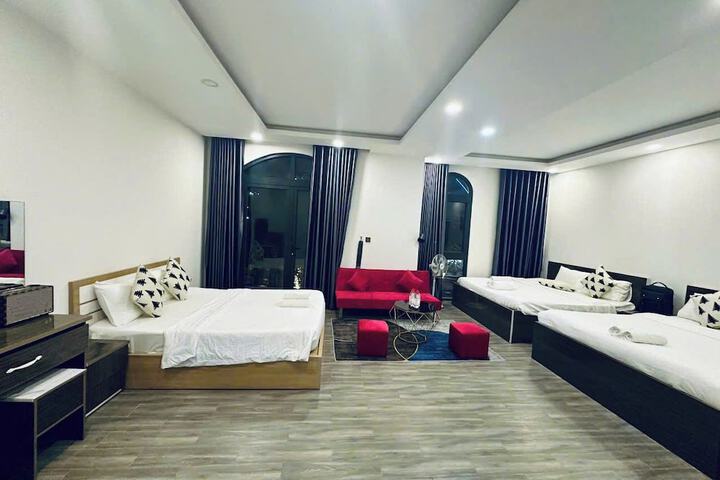 Room 14 of 27