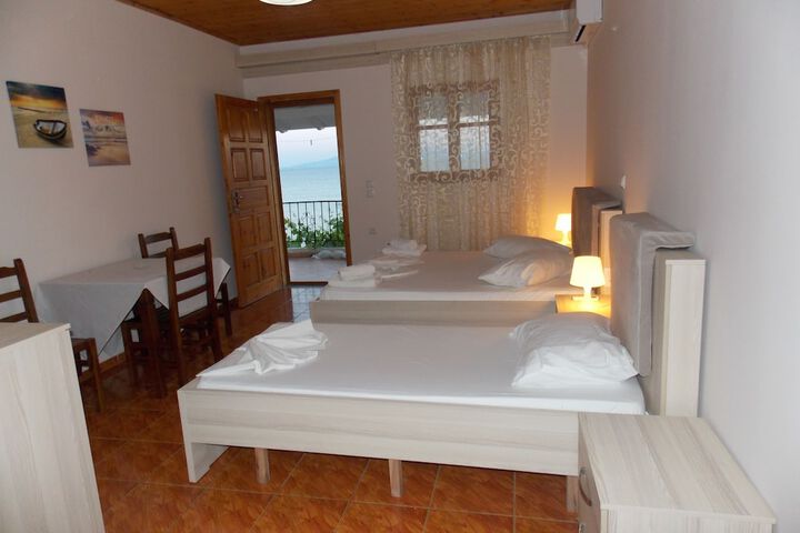 Room 6 of 17