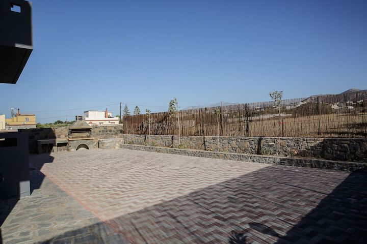 Hotel Exterior 24 of 25