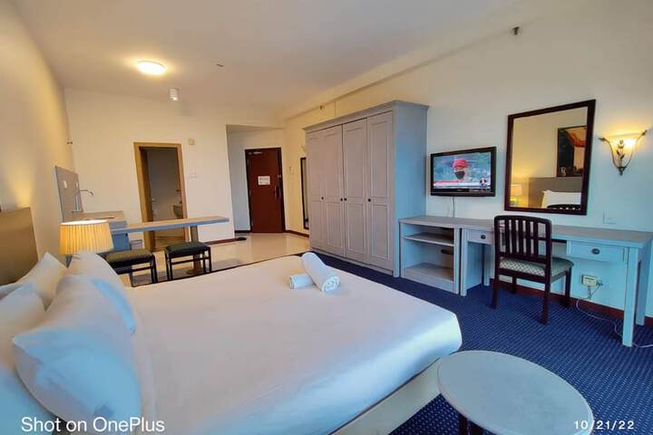 Room 192 of 650