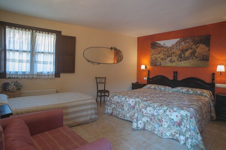 Room 4 of 55