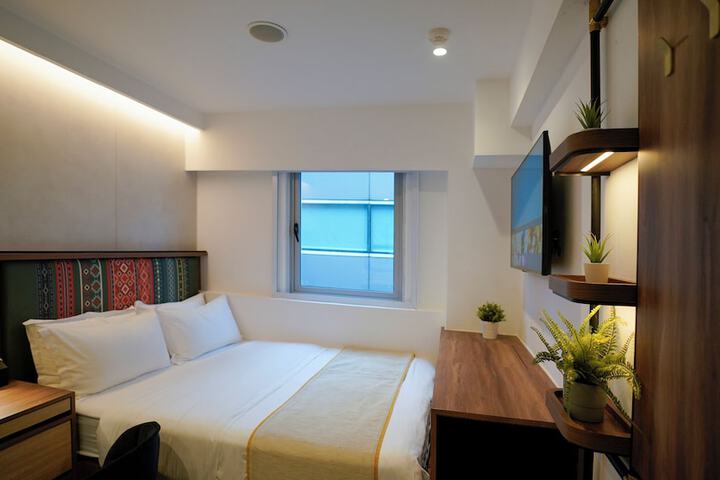 Room 32 of 61