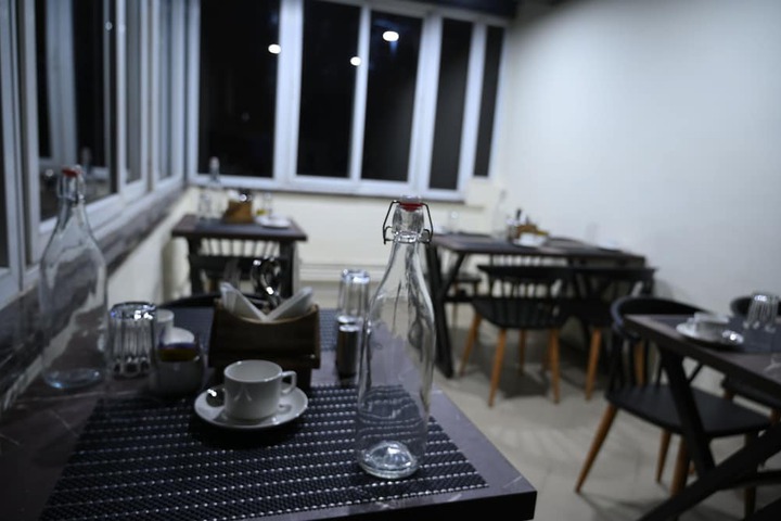 Dining 15 of 20