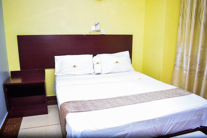 Room 20 of 33