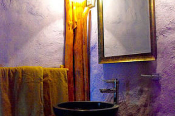 Room 6 of 32