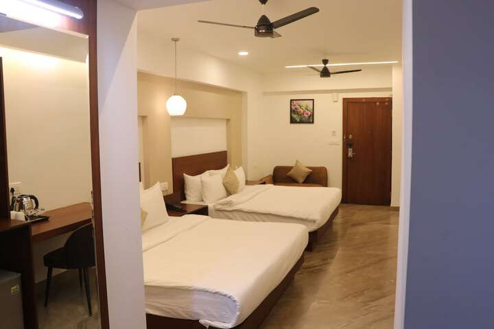 Room 10 of 30