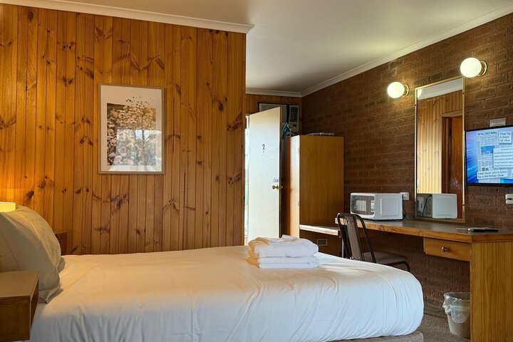 Room 11 of 30