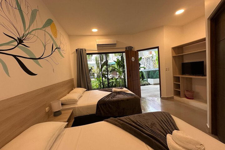 Room 10 of 99