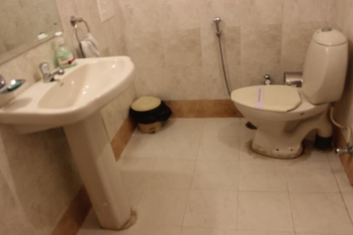 Room 10 of 17