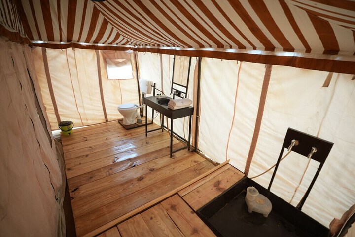 Room 8 of 9