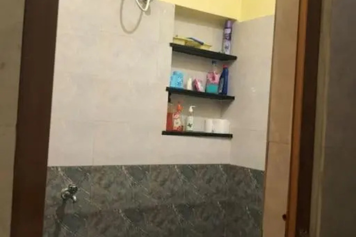Room 8 of 14