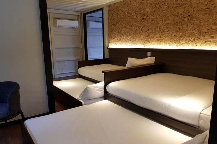 Room 10 of 73