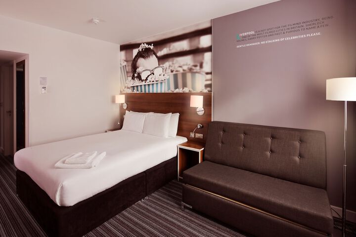 Room 7 of 42
