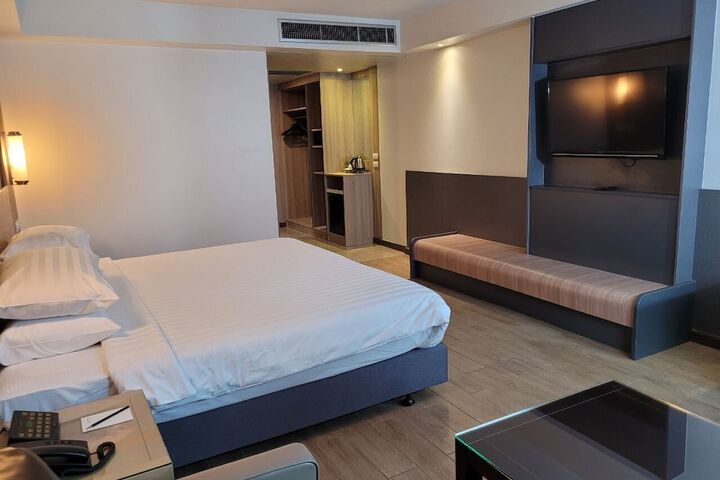 Room 16 of 45