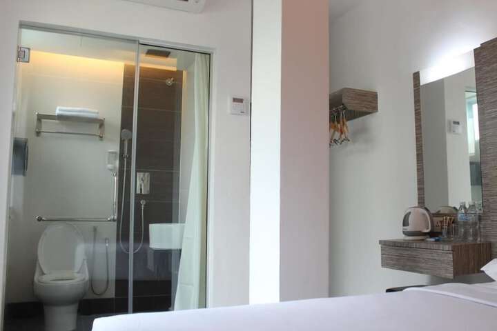Room 26 of 32