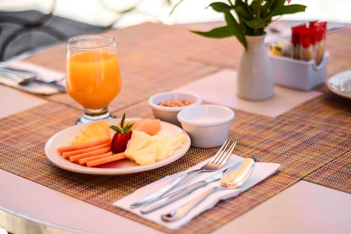 Breakfast/Coffee Service 28 of 82