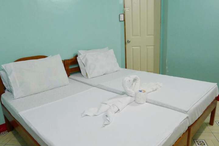 Room 4 of 20