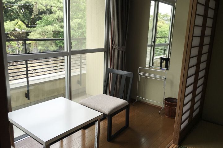 Room 12 of 35