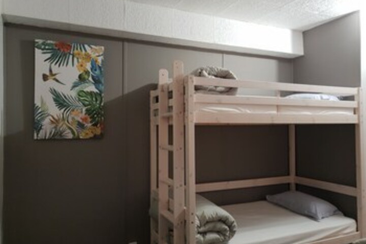 Room 7 of 16
