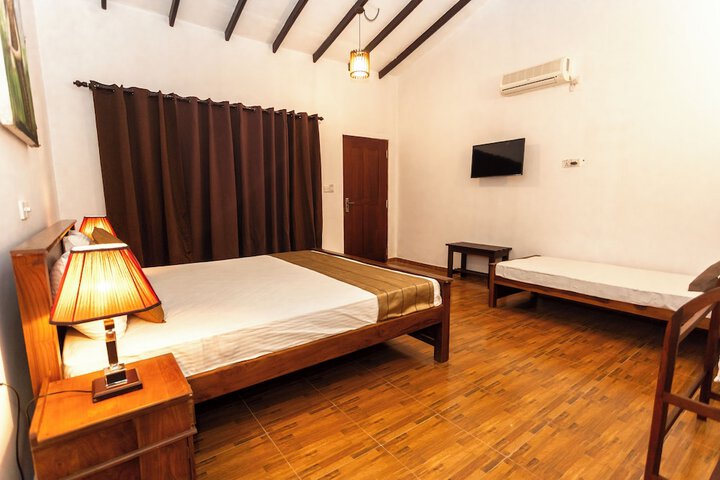 Room 8 of 35