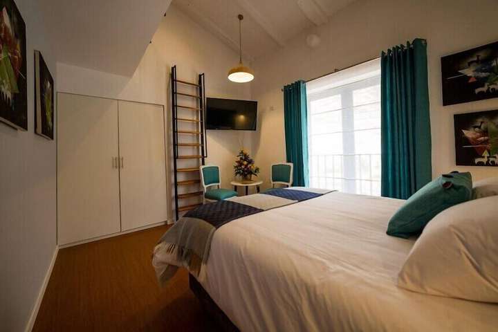 Room 7 of 40