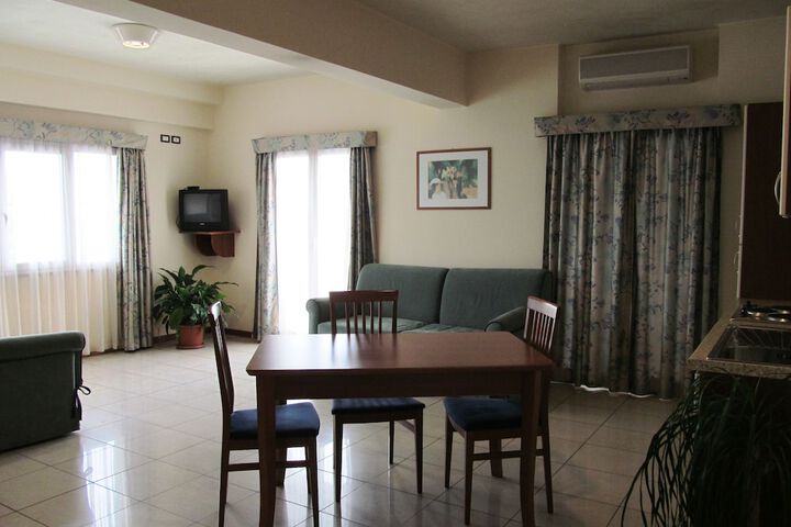 Room 19 of 44