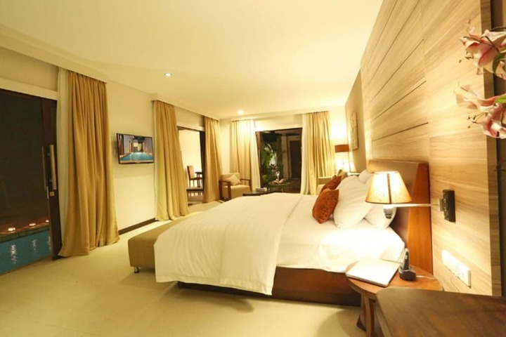 Room 9 of 67