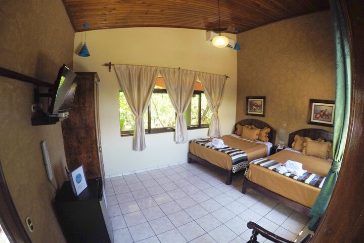 Room 4 of 111