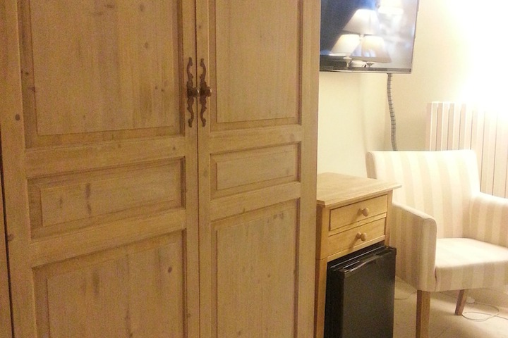 Room amenity
