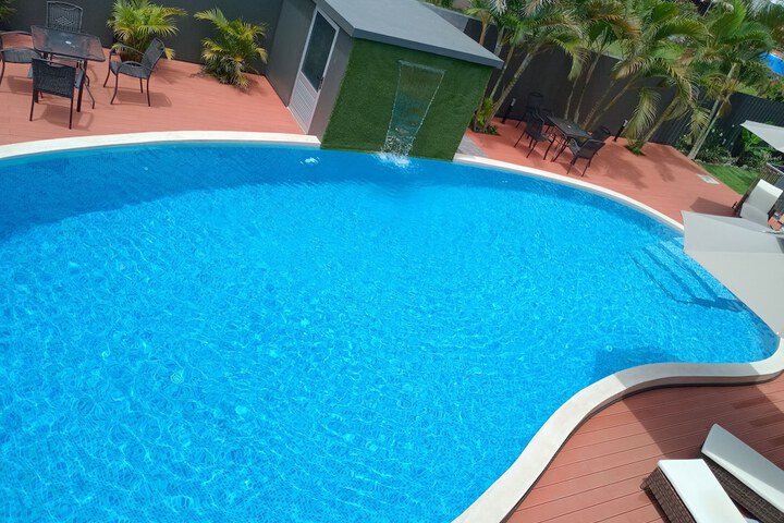 Pool 51 of 53
