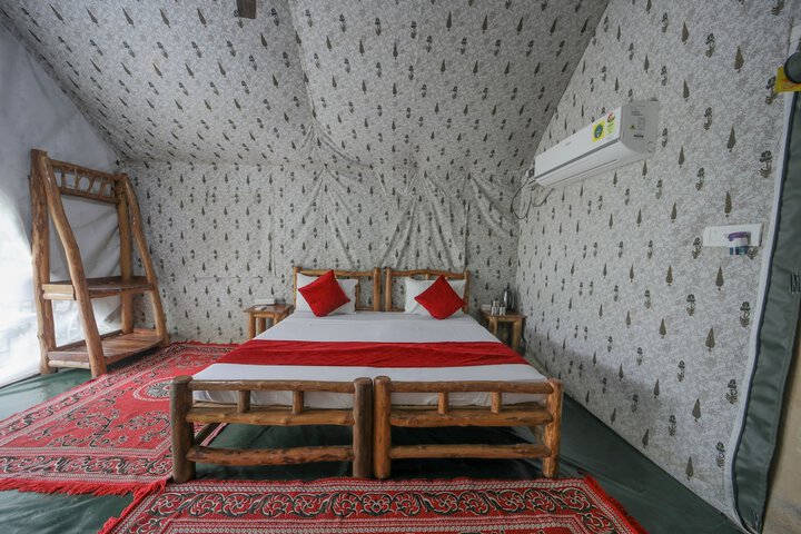 Room 3 of 33
