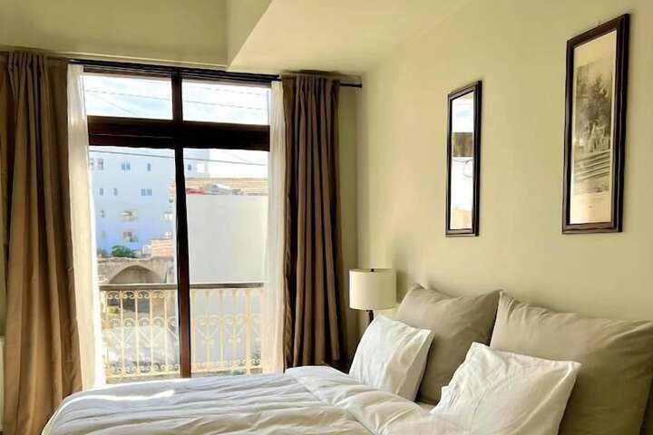 Room 5 of 17