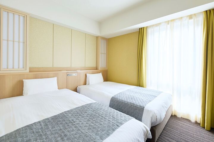 Room 7 of 61