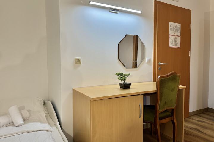 Room 33 of 125