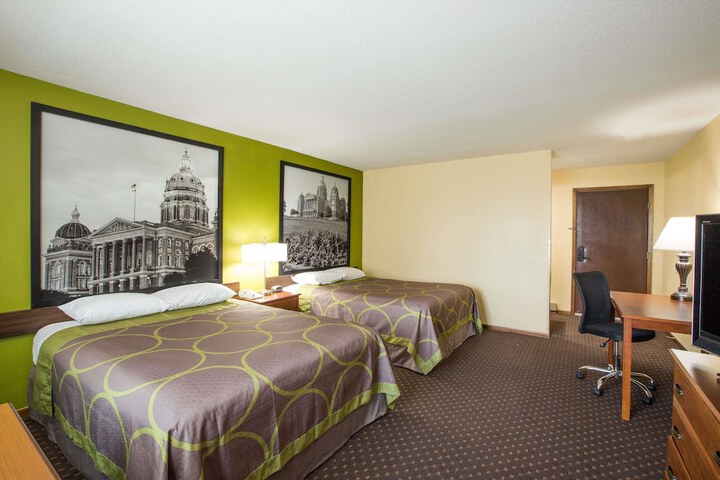 1 Queen Bed (11 of 14)