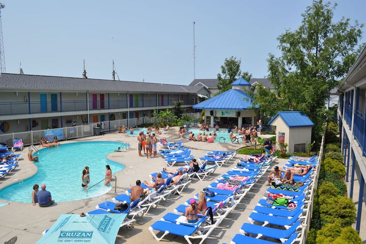 Pool 22 of 47