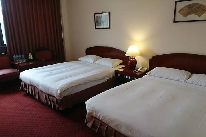 Room 17 of 39