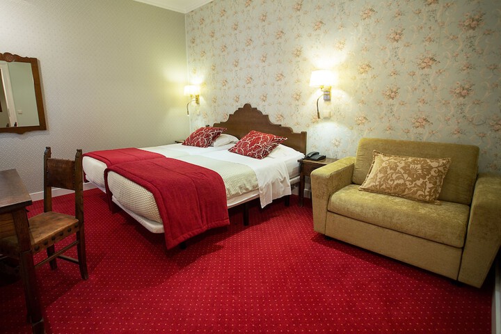Room 5 of 48